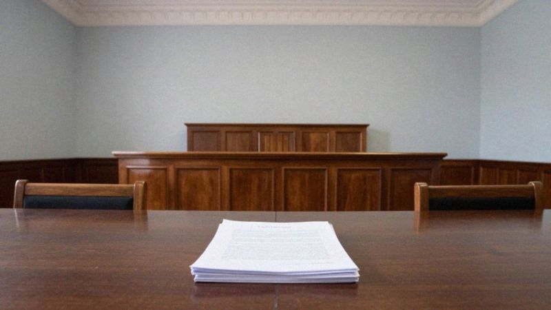 Jakie są przesłanki materialne do dozoru elektronicznego?