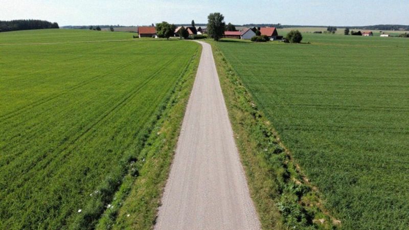 Czy służebność drogowa rozwiązuje brak dostępu?