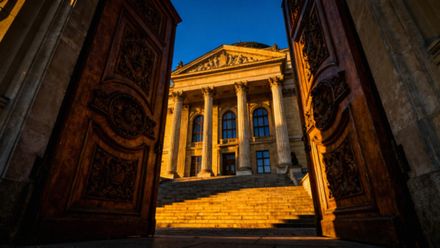 Co to znaczy spółka z ograniczoną odpowiedzialnością? Kluczowe informacje i zalety