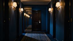 Impreza w hotelu a cisza nocna — jak zorganizować bez zakłóceń?
