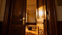 Kto może reprezentować spółkę komandytową? Kluczowe informacje i zasady