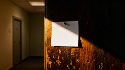 Nieusprawiedliwiona nieobecność w pracy — konsekwencje i zasady