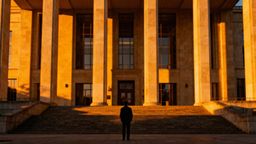 Kto prowadzi postępowanie karno skarbowe? Kluczowe instytucje i ich kompetencje