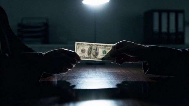 Skąd urząd skarbowy wie o darowiźnie? Analiza i ważne informacje