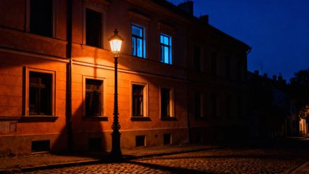 Zakłócanie ciszy nocnej — co musisz wiedzieć i jak reagować?